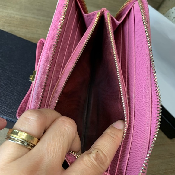 Authentic Prada Saffiano Zippy Wallet - Picture 10 of 10